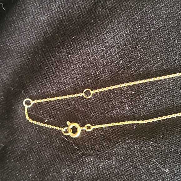 **Removing 8/29** Gold Heart Pendant Necklace - Picture 3 of 4